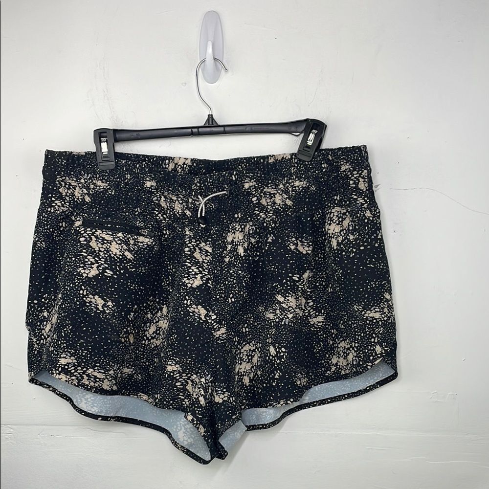 Old Navy Extra High-Waisted Dolphin-Hem Run Shorts 2.5-Inch Inseam 2x